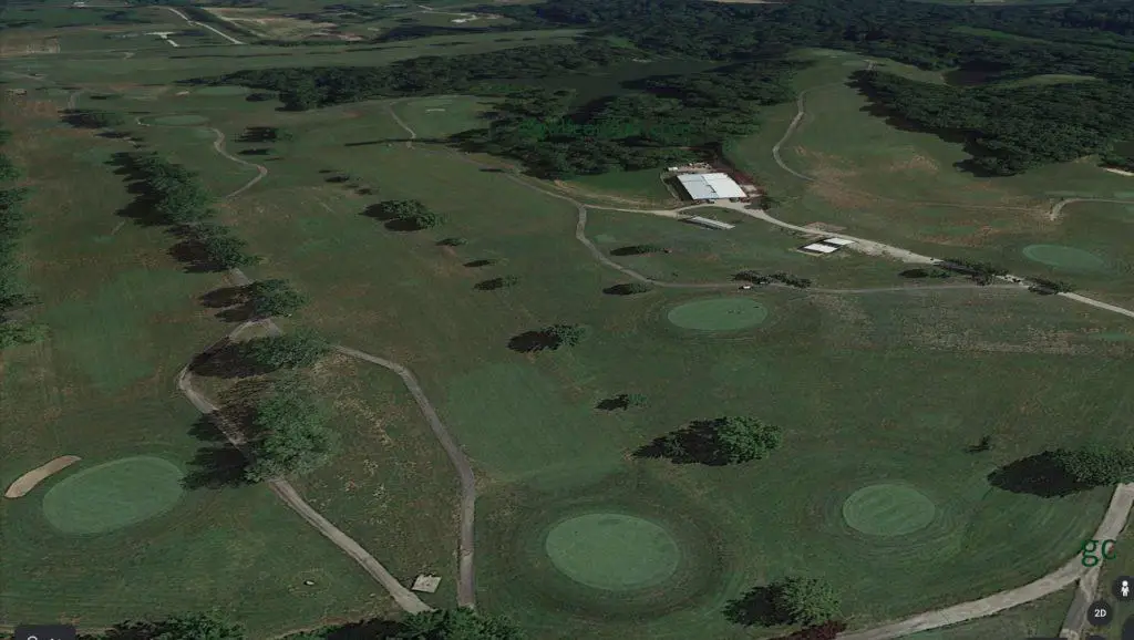 triple lakes golf course in Illinois