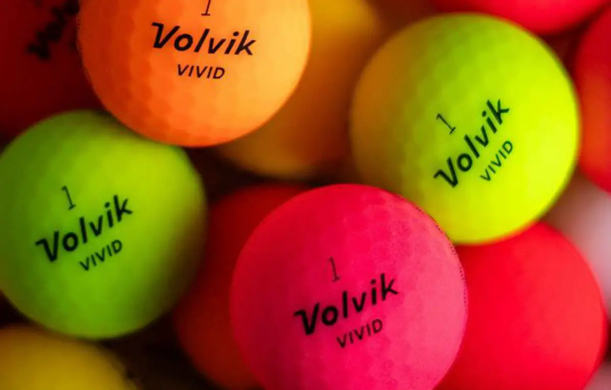  Pro Golfers using Colored Golf Balls